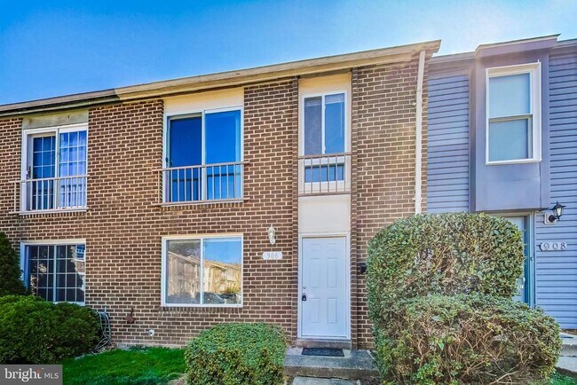 Building Photo - 906 West Side Dr