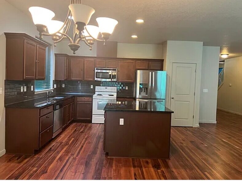 Building Photo - 3007 SW 176th Ave