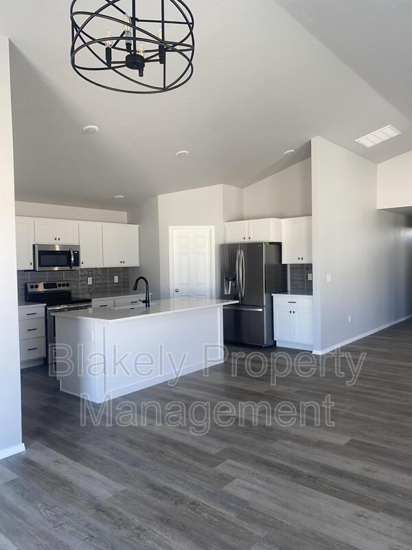 Building Photo - 1415 Carrol Town Wy