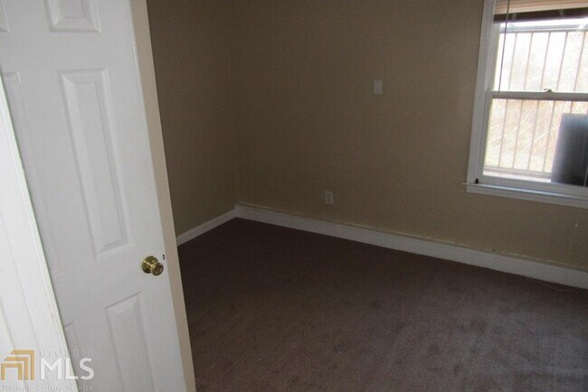 Building Photo - 2284 Alvin Dr NW