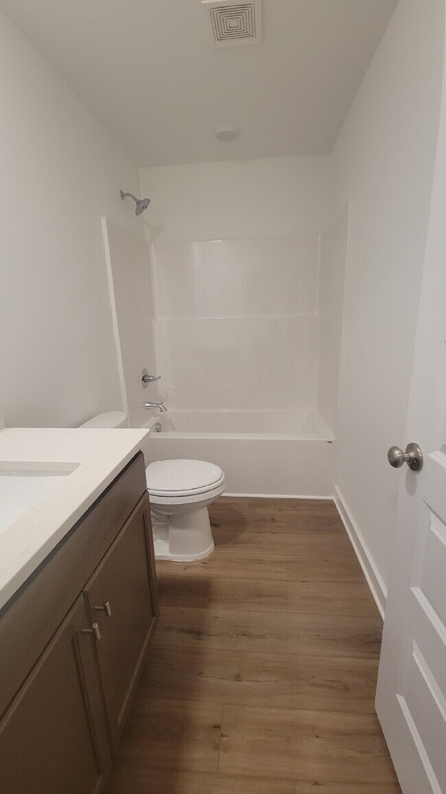 Building Photo - NEW HOME!!!  Section 8 Accepted!!!  "Discover Your Dream Home: Spacious 3-Bedroom Retreat with Gr...