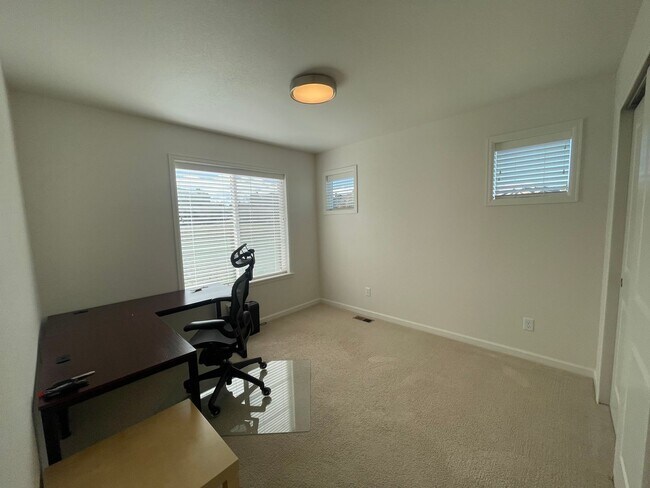 Building Photo - The Lifestyle You Seek!