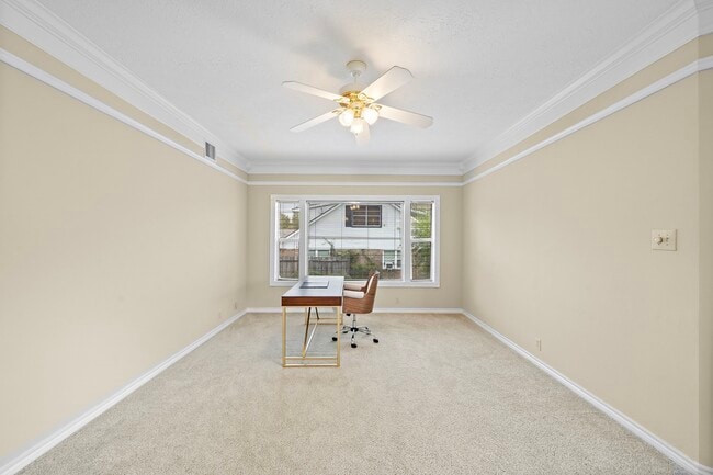 Building Photo - 2523 Baycrest Dr
