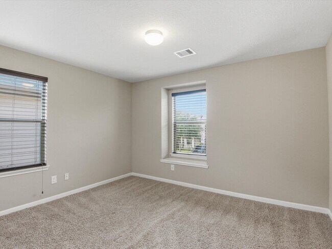 Building Photo - 16515 Williamstown Dr