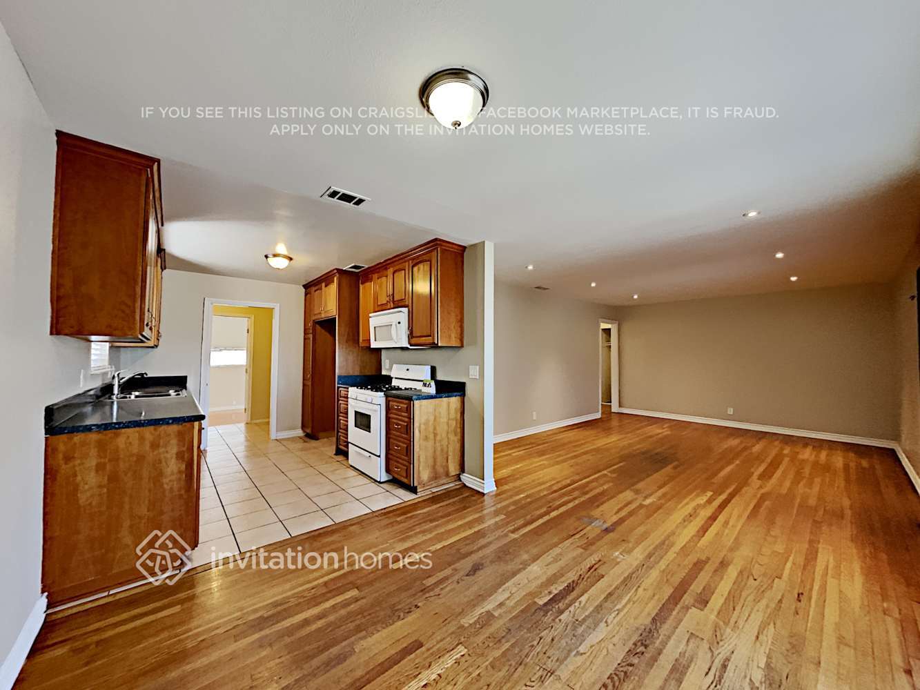 Building Photo - 12353 Hermosura St