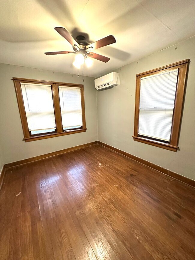 Building Photo - Versatile 2-Bedroom Home with Bonus Room and Spacious Yard