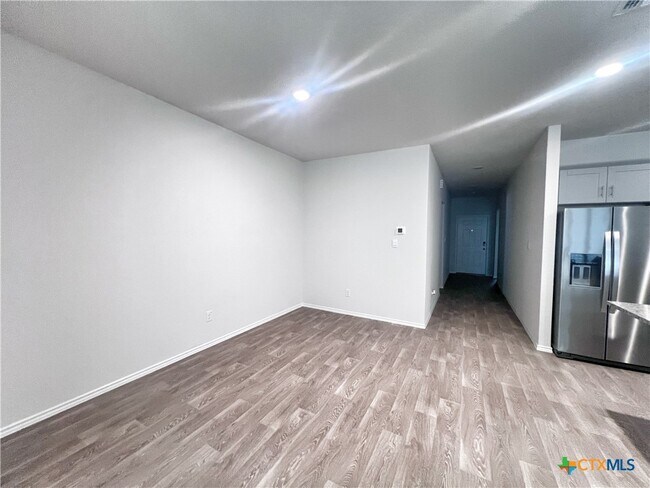 Building Photo - 1644 Layne Lp