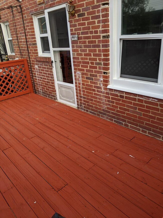 Deck - 1929 E Belvedere Ave
