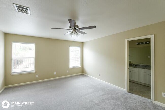 Building Photo - 9002 Roaring Spring, Universal City, TX 78148