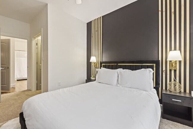 Building Photo - 5720 Town and Country Blvd