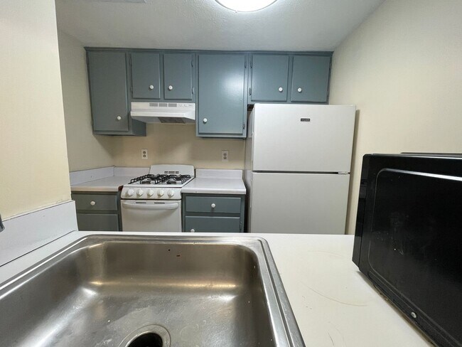 Building Photo - 106 Planters Row