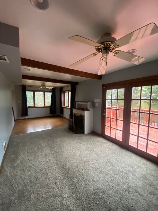 Building Photo - 233 S State Rd