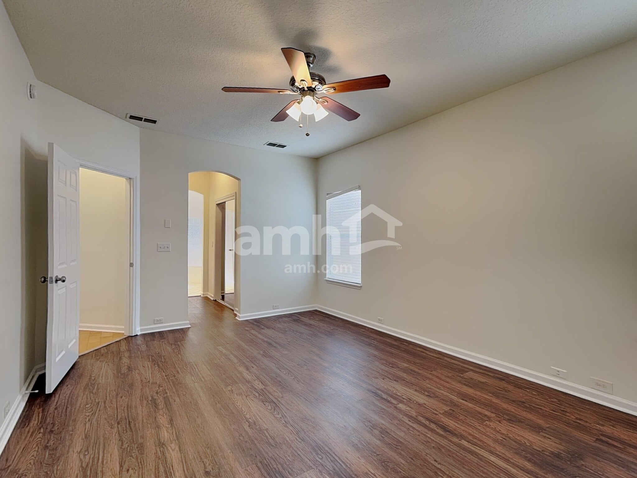 Building Photo - 240 Sweetbrier Branch Ln