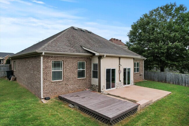 Building Photo - Fenced Yard! Storm Shelter! Conveniently l...