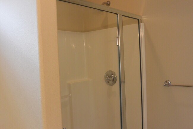 Building Photo - 1365 SE 194th Pl