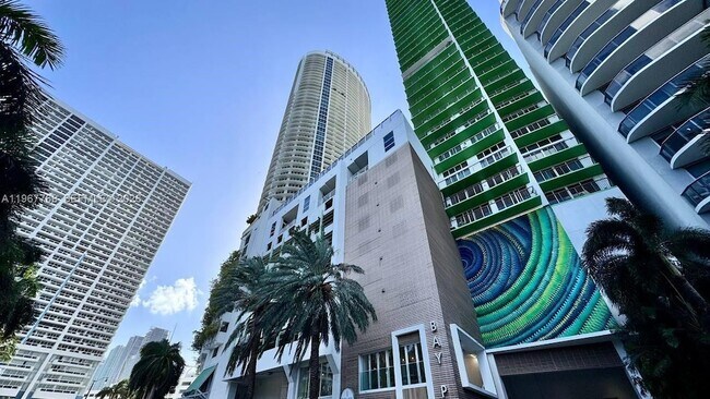 Building Photo - 1750 N Bayshore Dr