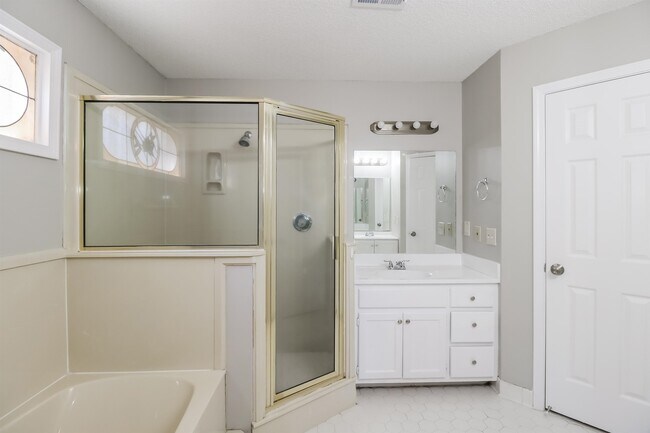 Building Photo - 7589 Shelby Woods Cove