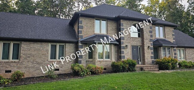 Building Photo - 7701 Elizabeth Way Dr