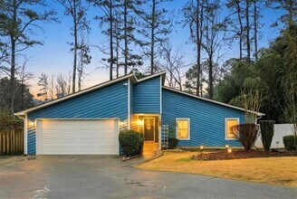 Building Photo - 2025 Kristian Way