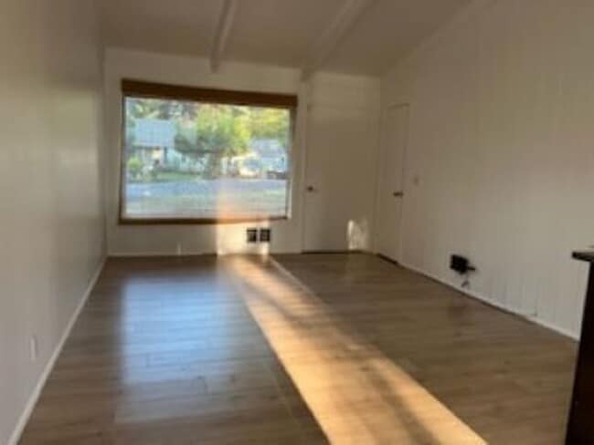 Building Photo - Remolded Rambler 3BR, 1BA,Big shop, fenced...