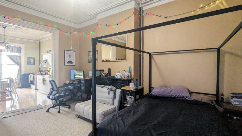 Building Photo - 346 S Rose St