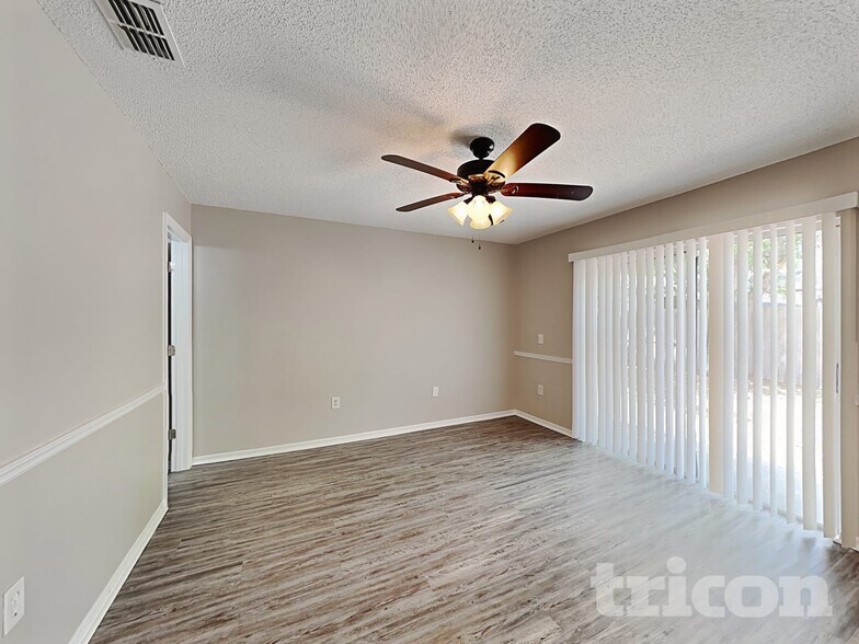 Building Photo - 353 Comfort Dr
