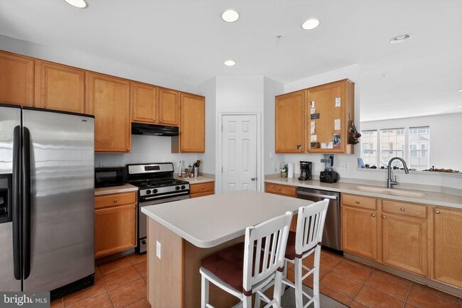 Building Photo - 1034 Meandering Way