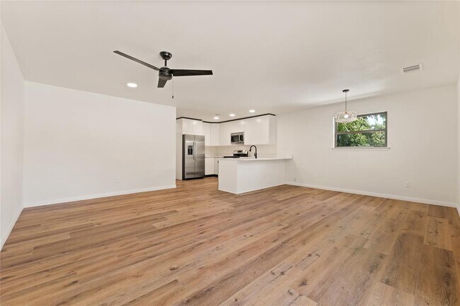 Building Photo - 317 Mill St