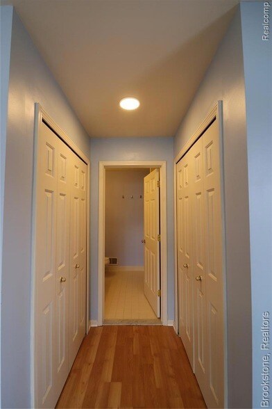 Building Photo - 2096 Cloverly Ln