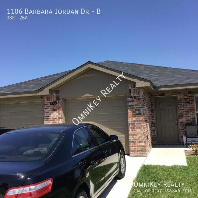 Primary Photo - 1106 Barbara Jordan St