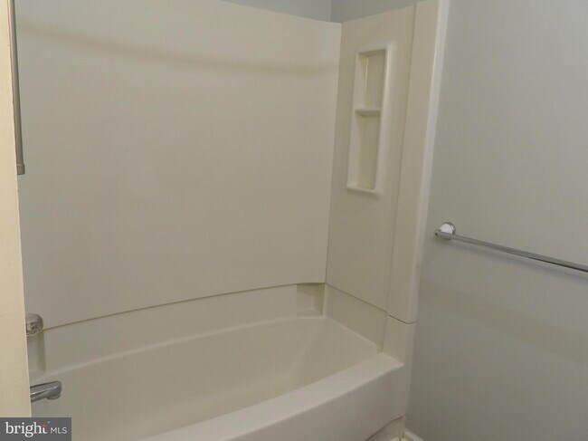 Building Photo - 113 Dresher Woods Dr