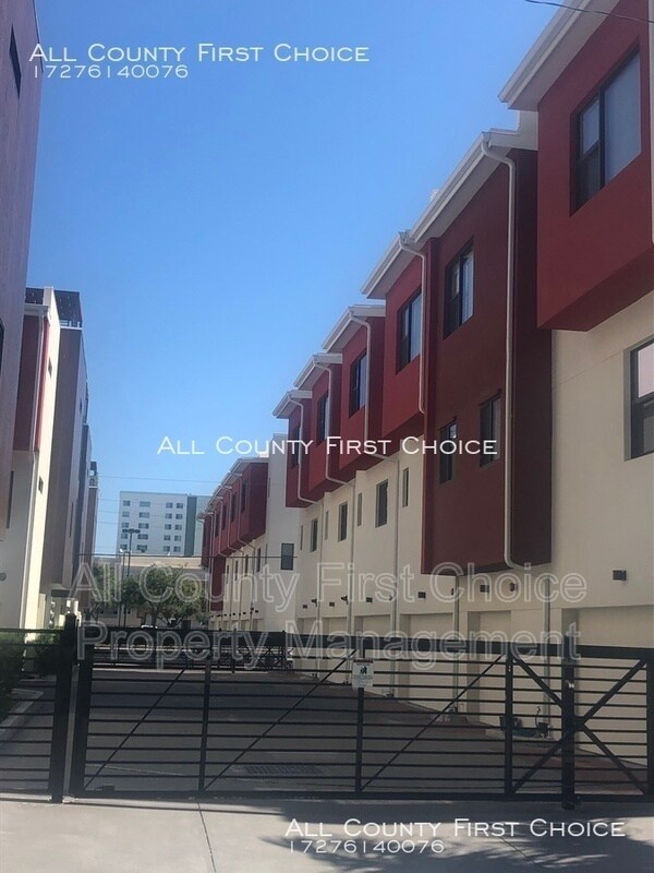 Building Photo - 815 Arlington Ave N