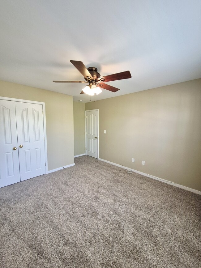 Building Photo - 1563 Providence Knoll Dr