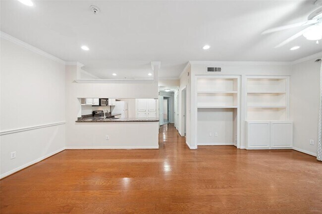 Building Photo - 2111 Welch St