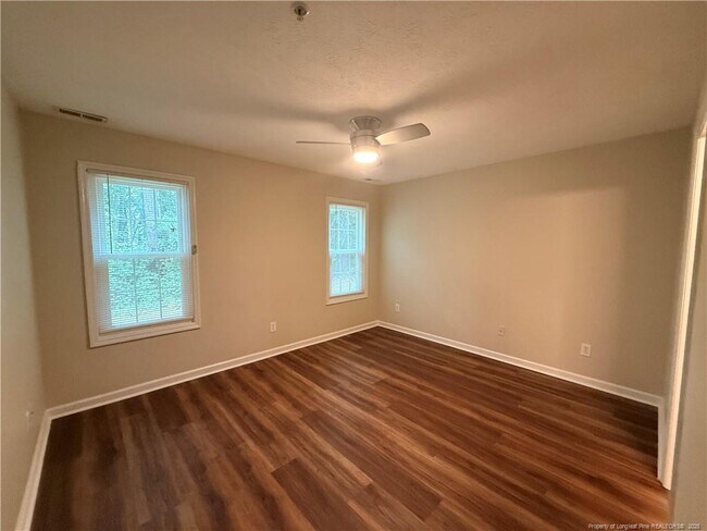 Building Photo - 412 Bubble Creek Ct
