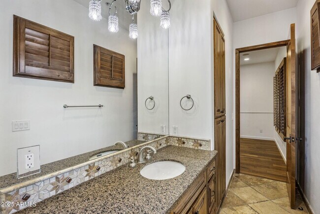 Building Photo - 9222 E Rimrock Dr