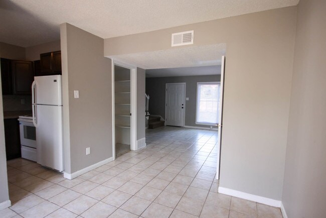 Building Photo - 3380 Spottswood Ave