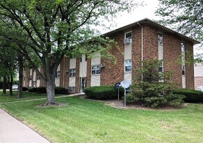 Building Photo - 101 N Williamsburg Dr