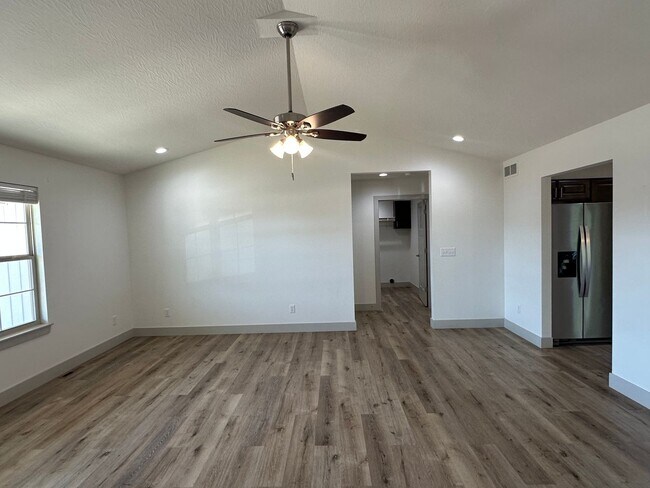 Building Photo - Now LEASING in Summit Pass! Available May 18, 2026!