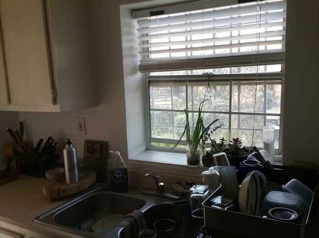 Kitchen Window - 3214 Johnston St
