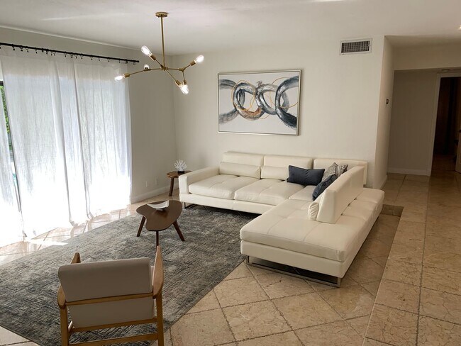 Building Photo - Single Family Home 5/3