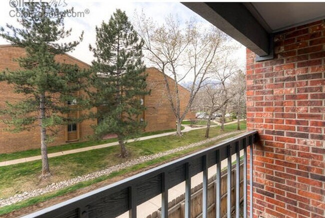 Building Photo - 2B/2B in Desirable Boulder Wimbledon Condos