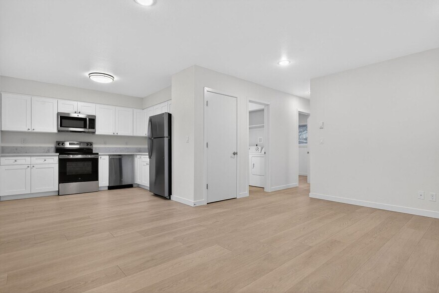 Interior Photo - Woodstock Manor