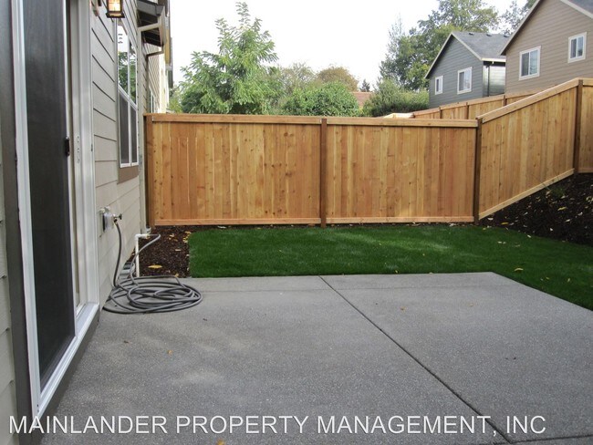 Building Photo - 2219 SE Trolley Line Ln