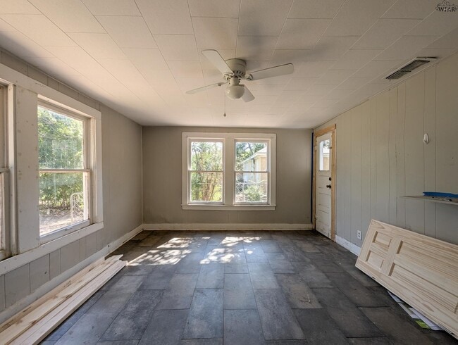 Building Photo - 1706 McGregor Ave