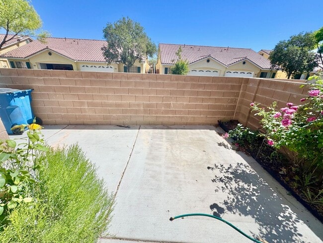 Building Photo - Beautiful Northwest Las Vegas home with functional layout