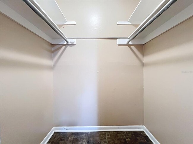 Building Photo - 4223 Parkside Dr