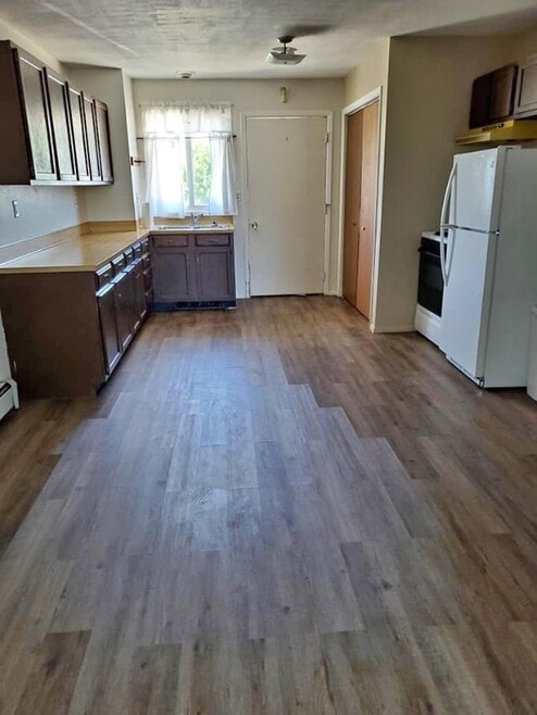 Building Photo - 616 N 5th St