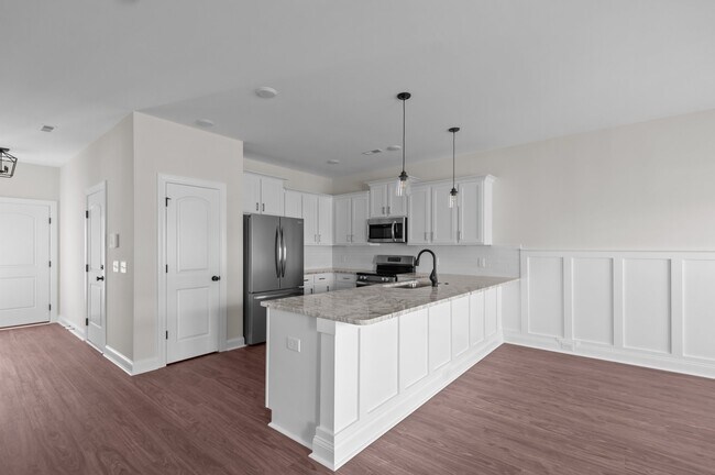 Building Photo - 4400 Laurel Rdg Dr
