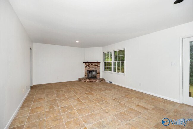 Building Photo - 2105 Shannonhouse Rd SW